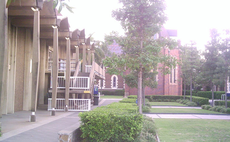 The Path to The Great Hall at Brisbane Grammar School. (IMAGE: David Jackmanson, Flickr, www.brisbaneishome.com)