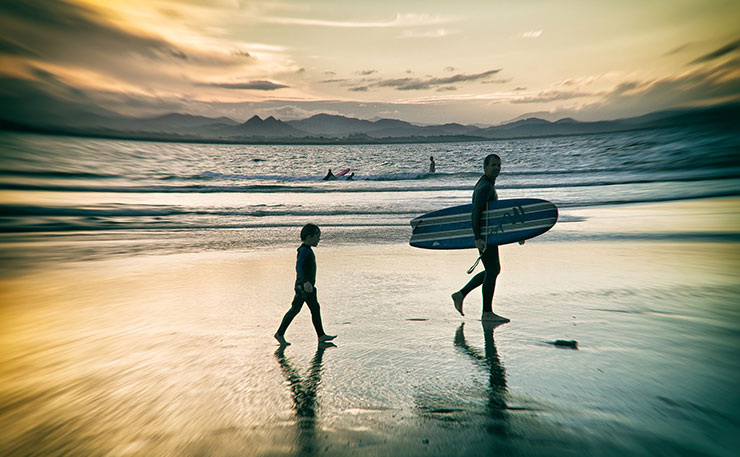 Early morning surfing at Byron Bay on the NSW north coast. (IMAGE: Richard Rydge, Flickr)