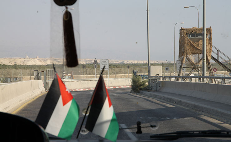 Crossing the Allenby Bridge, from Jordan into Israeli-occupied Palestine. (IMAGE: Jerry Liebowitz, Flickr)