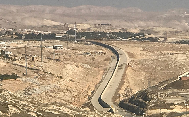 Israel's 'security wall', on the outskirts of Jerusalem. (IMAGE: Chris Graham, New Matilda).