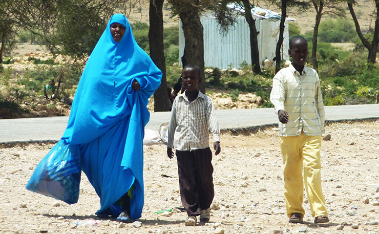 A woman and her children, from Somaliland, a self-declared province in the north of Somalia. (IMAGE: YoTuT, Flickr)