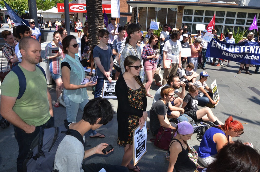 Part of the group of pro-refugee supporters outside Immigration Minister Scott Morrison’s Cronulla office. Photo by Paul Carson.