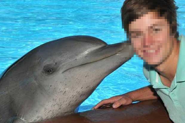 Bucky, the star of Dolphin Marine Magic. He was rescued in 1970, and has been performing for tourists ever since.