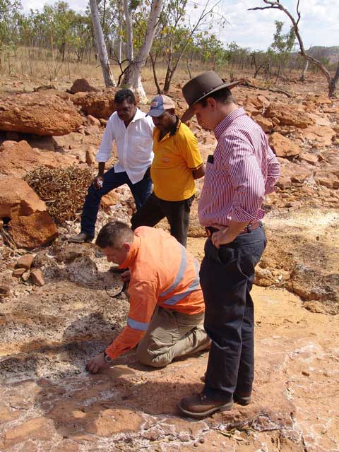 NT Minister for Mines and Energy, Willem Westra van Holthe inspects mine site.