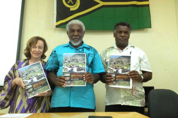 Osnat Lubrani, the Hon Joe Natuman (prime minister) & Hon James Bule (Minister of Climate Change).